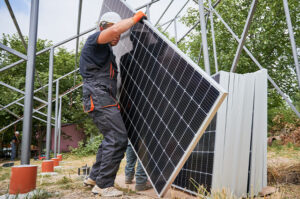 Bateria solar vale a pena em 2026 em Portugal? Autoconsumo sem bateria vs com bateria com contas simples Sol Mais Energia